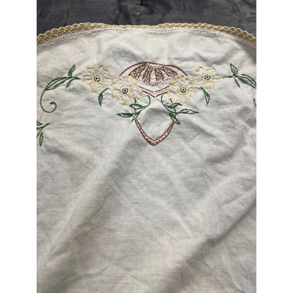 Unbranded Table Runner Unisex 34x15 Off-White Vintage Hand Embroidered Floral